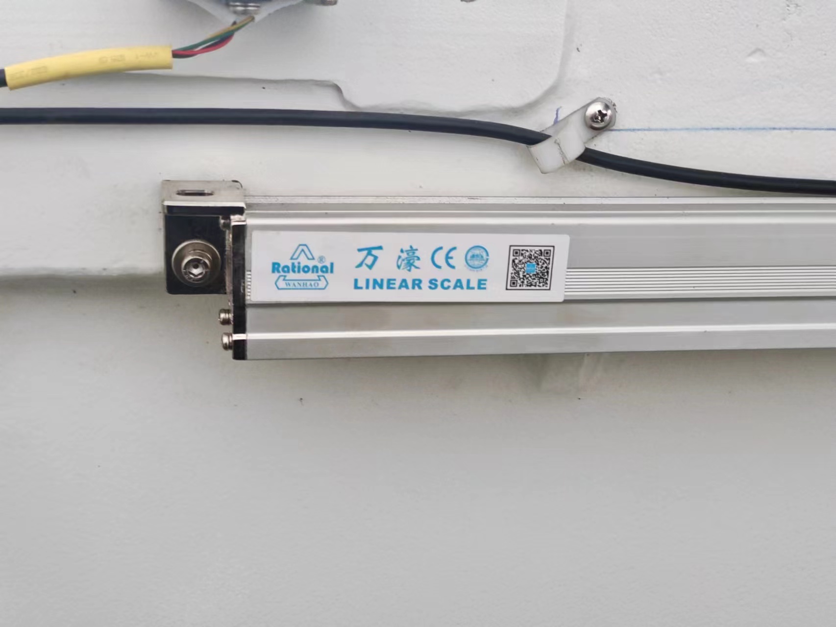 Mesin pembentuk percikan listrik CNC1060